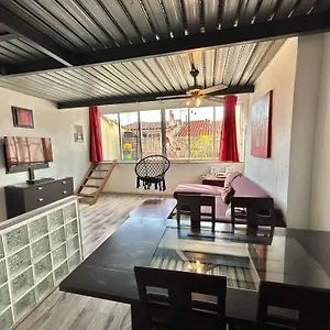 Apartment Le Panier - Joli Duplex Centre Historique Avec Grande Terrasse Et Balneo Proche Vieux Port, Marseilles